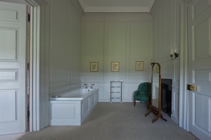 Prime Minister's Bathroom, Ditchley Park 2014 by Leslie Hossack